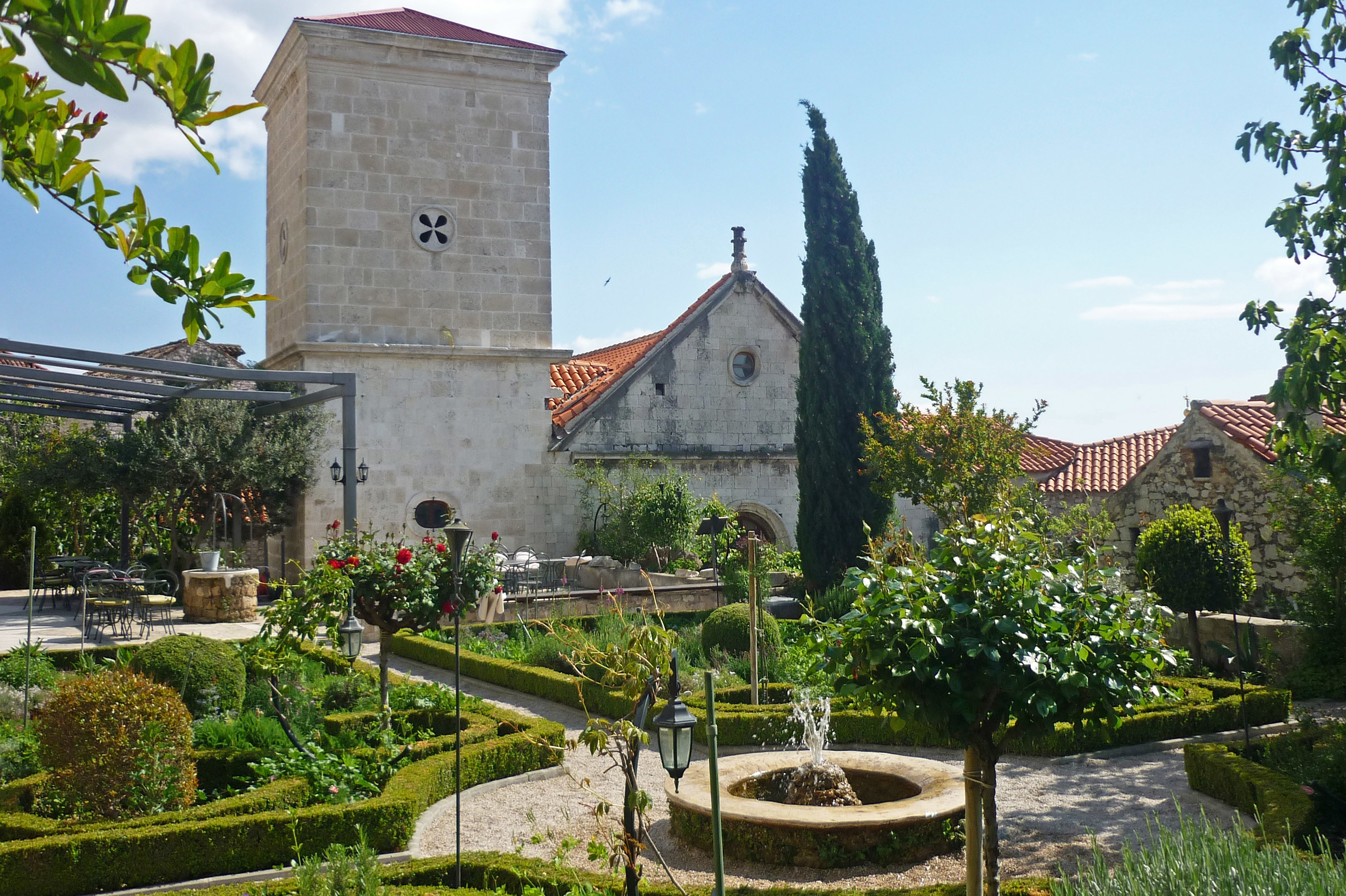 Srednjovjekovni mediteranski vrt sv. Lovre