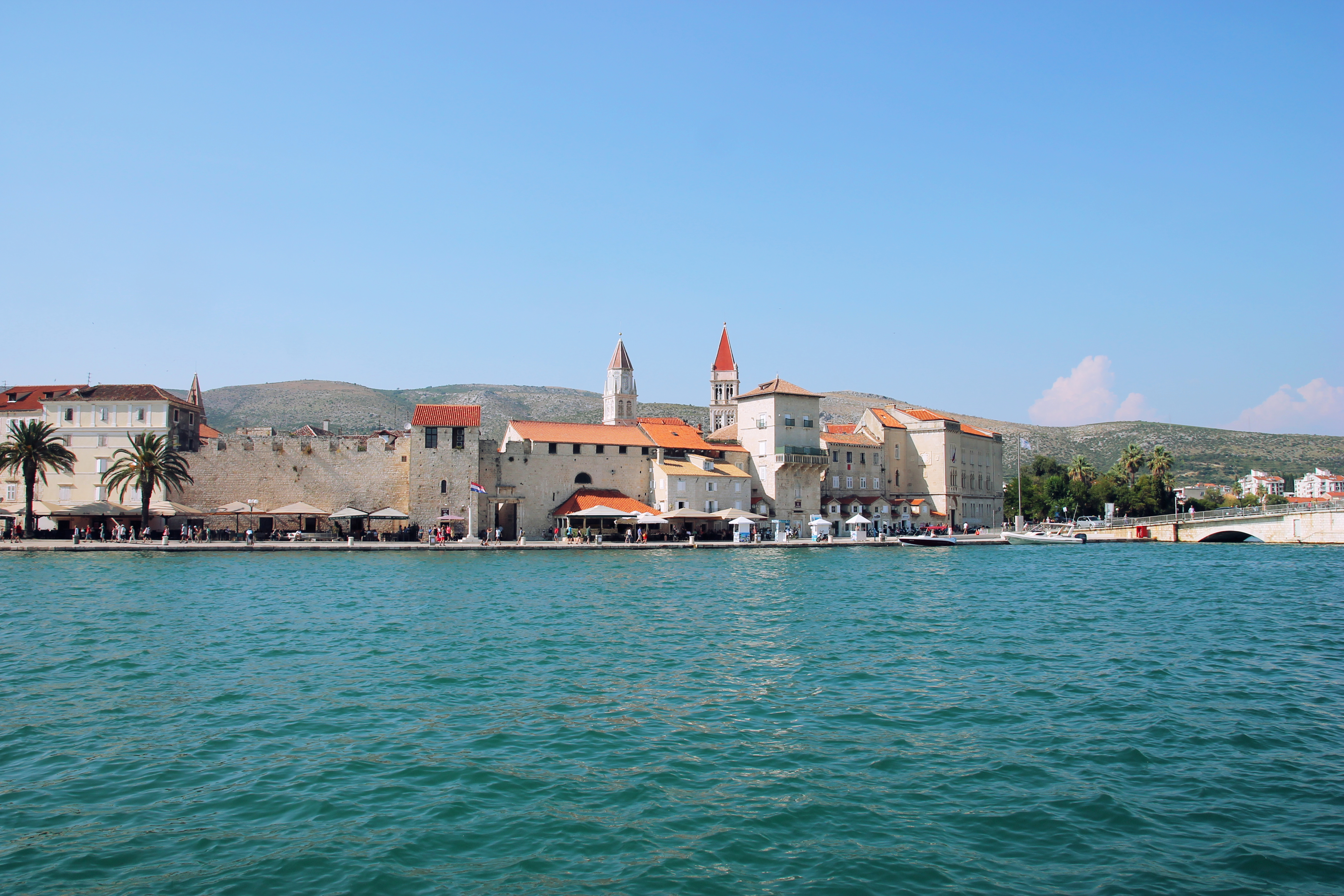 Trogirska riva i gradska vrata