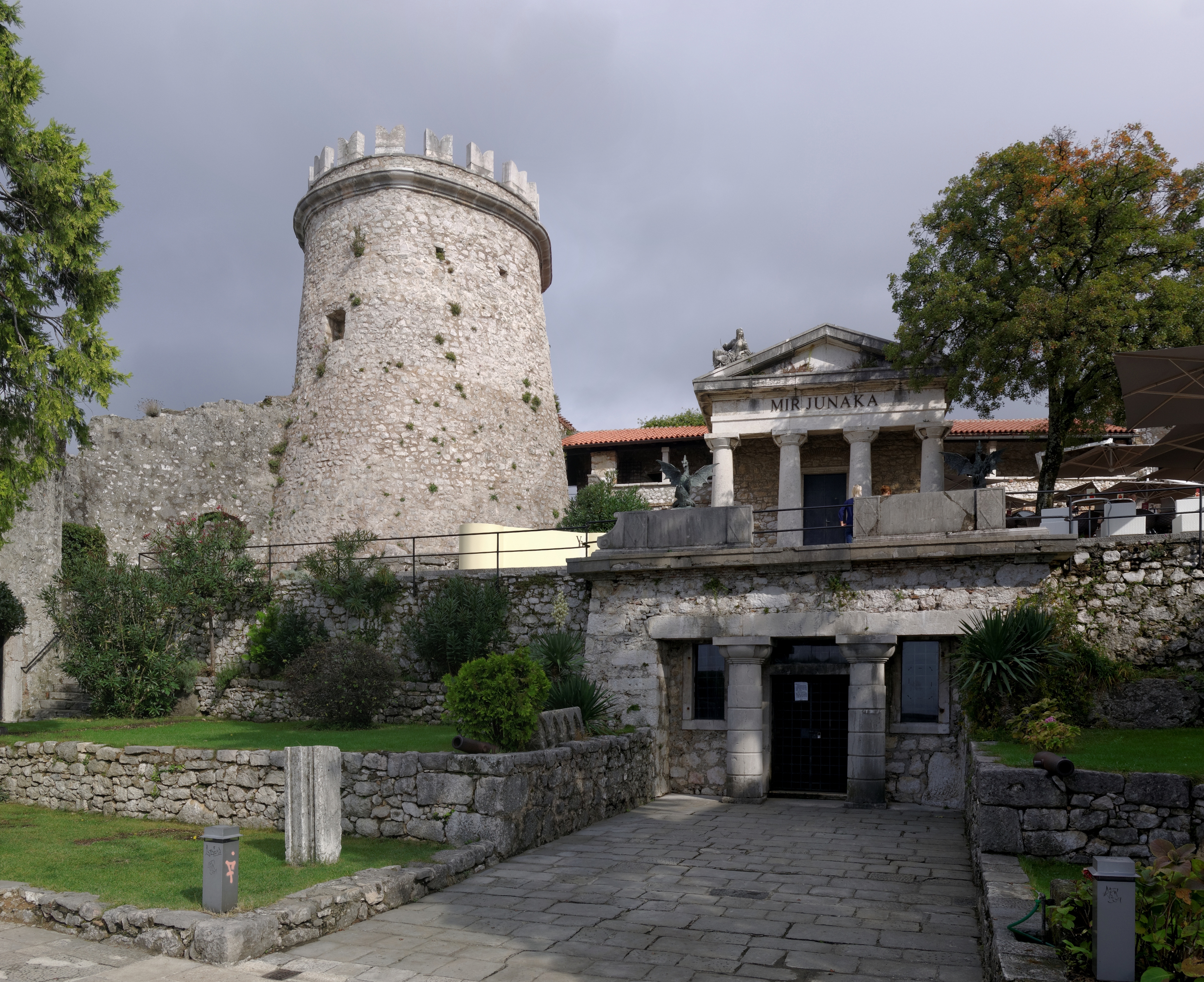 Trsatska gradina i svetište