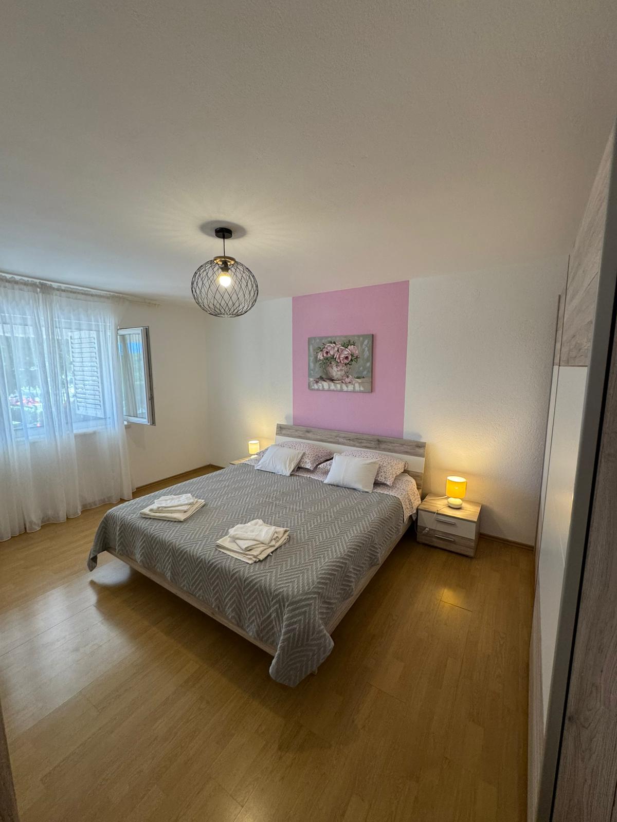 Apartmani Mirjana  u Okrug Gornji