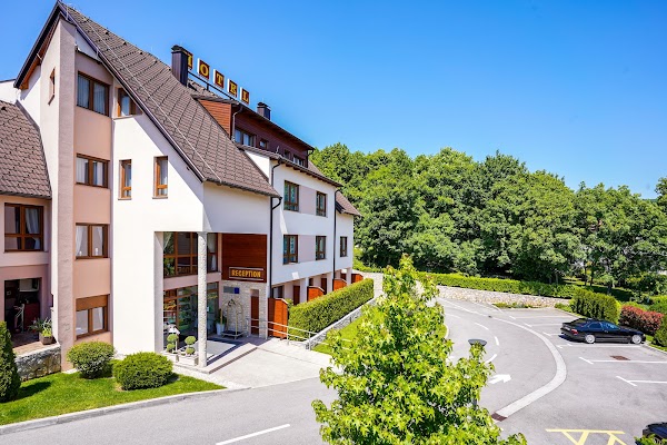 Hotel Degenija