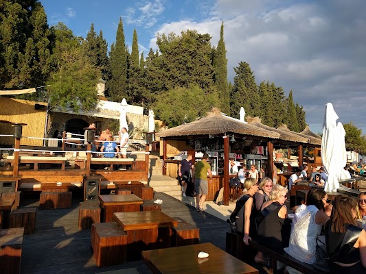 Hula-Hula Beach Bar