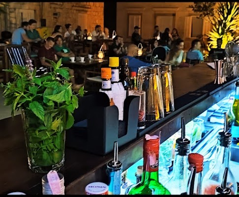 Lambik Bar & Bistro