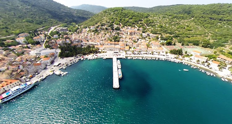 Vis Ferry Harbour