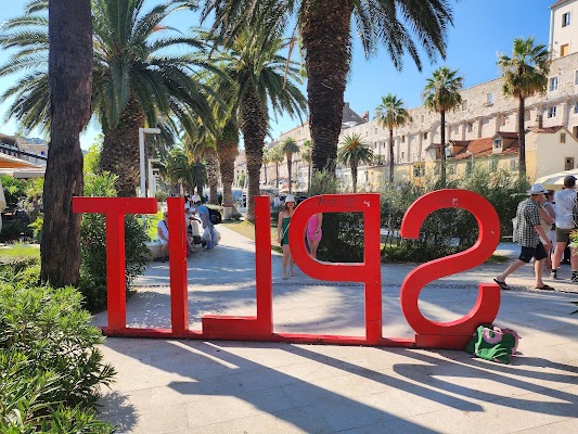 Split sign