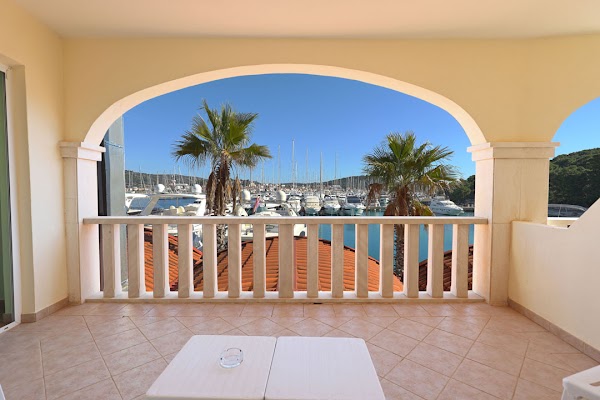 Marina Frapa Resort Rogoznica - Hotel Otok