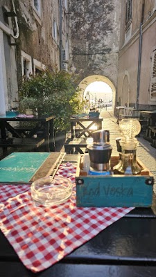 Tavern Kod Veska