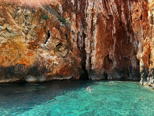 Red Rocks, Hvar