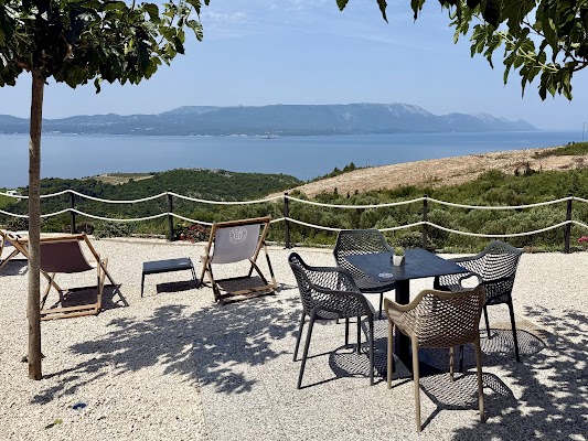 Deak Wines Rest Stop