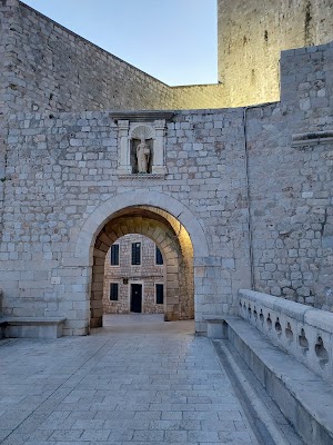 Ploce Gate