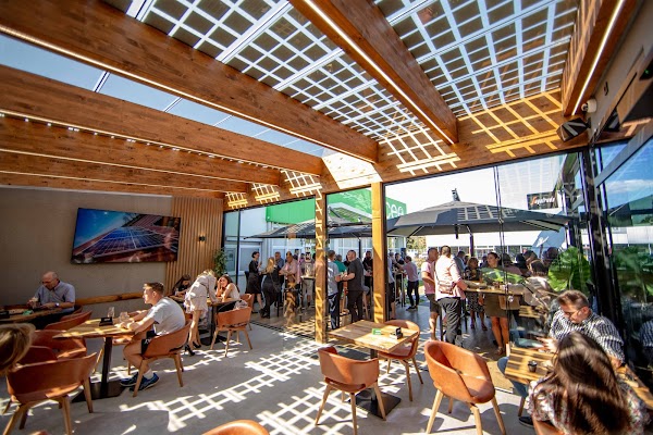 Unplugged Bar & Grill