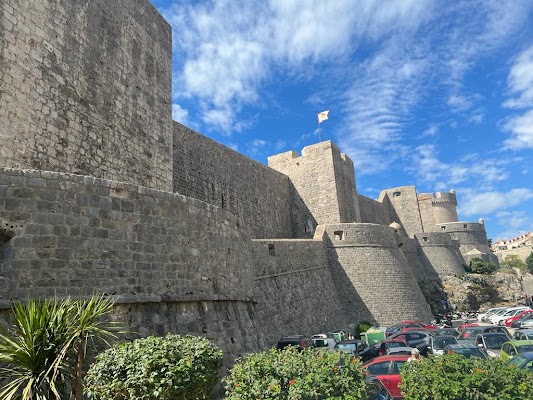 Buza Gate