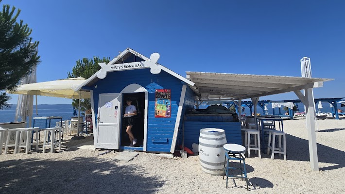Monty's Dog Beach & Bar