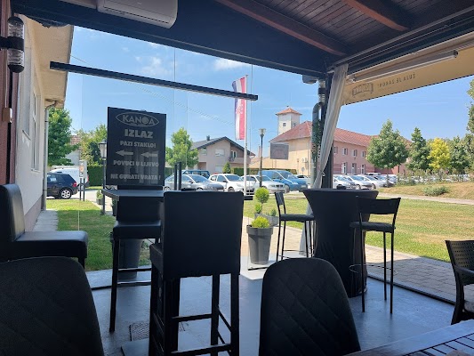 Bistro i pizzeria 'Kanoa'
