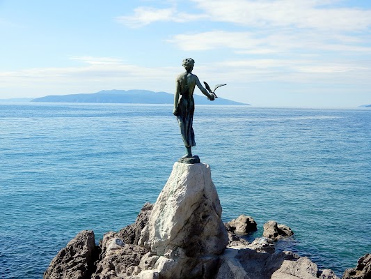 Maiden with the Seagull