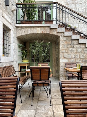 Ćiri Biri Bela