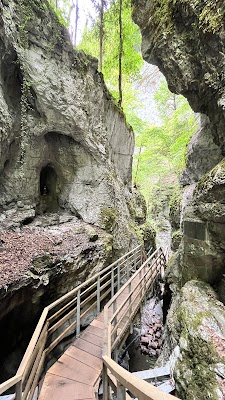 Vražji prolaz / Devils passage hiking trail.