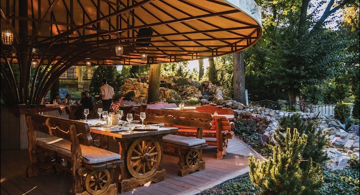 Etno Restoran Fijaker